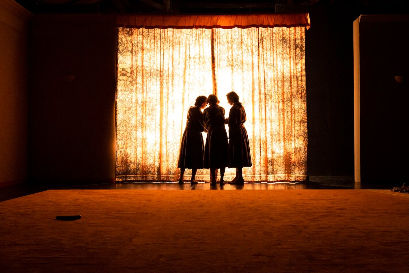 Muta Imago _ Tre sorelle _ Foto Gaia Adducchio